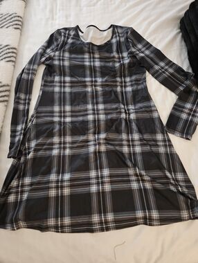 NWOT Black & White Plaid Long Sleeve Dress